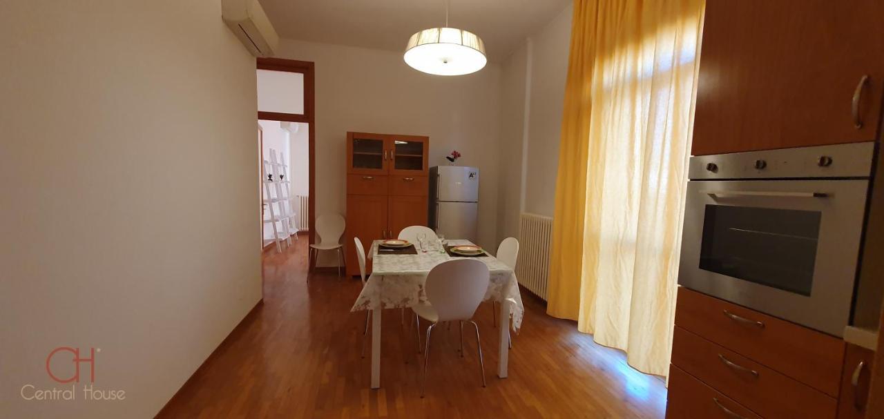 Central House Lecce Eksteriør bilde